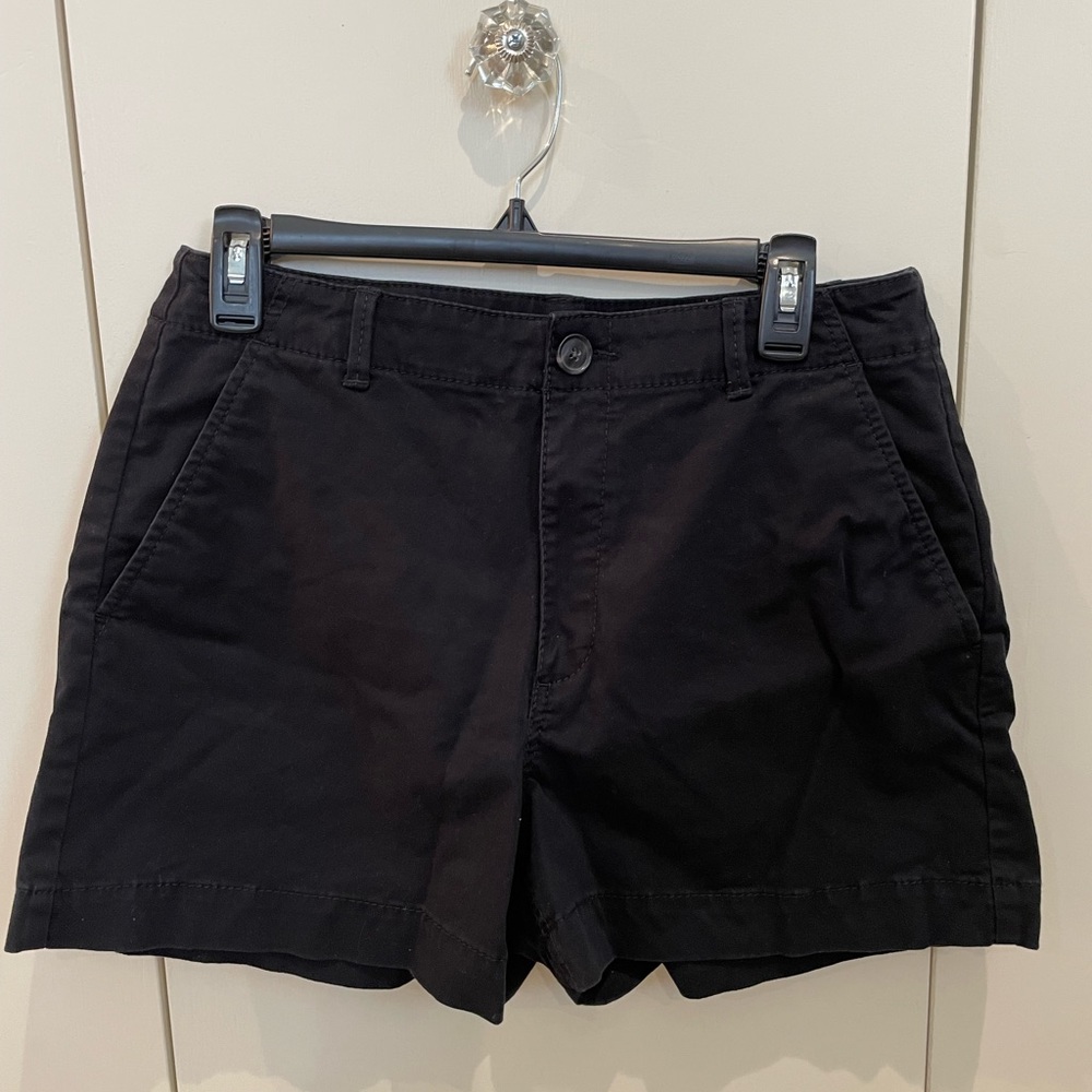 Loft black shorts with pockets and button.